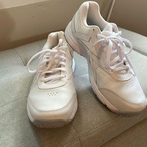 Womens white Reebok size 9